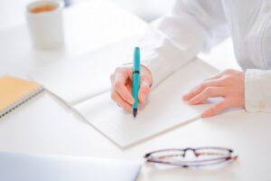 5月の振り返りと感謝ワークをテーマにした自分を認める力についての記事アイキャッチ画像