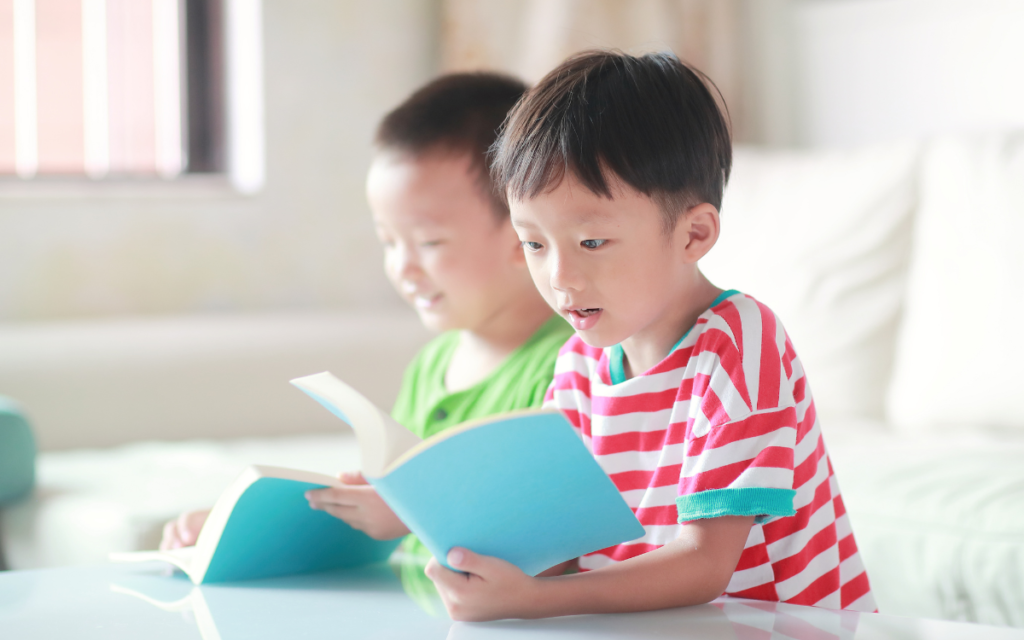 音読が苦手な子どもに対する先生の工夫や視覚支援について、個人懇談で知った内容を紹介する記事